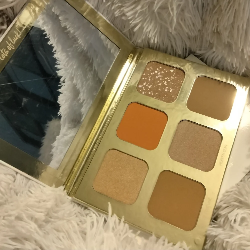 🆕 True + Luscious Lucky Glow Bronze and Highlight Palette